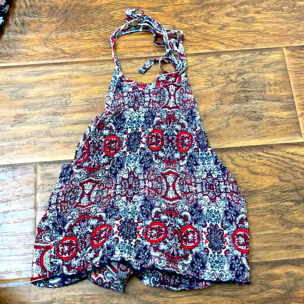 LADIES RUE 21 SIZE SM HALTER TOP WITH TIE
